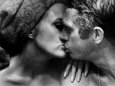 Faye Dunaway Practicing Scenes with Steve McQueen Reproduction photographique sur papier de qualité par Bill Ray